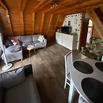 Wakacyjna Brda W Rowach 度假居 罗威